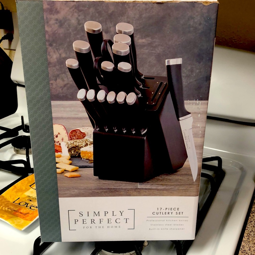 17 piece cutlery set-new in box